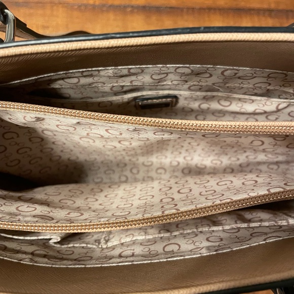 Guess Floral Tote - Picture 7 of 12